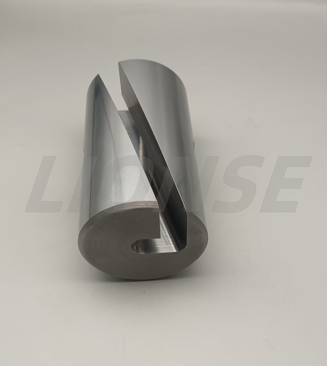 ステンレス鋼の部品を処理するのが難しいのはどこですか？