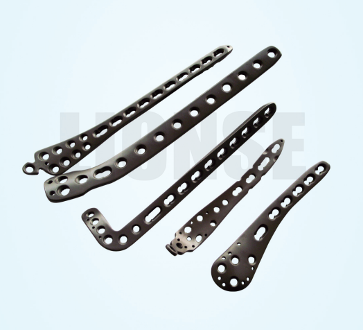 チタン合金コンポーネントが医療用インプラントに好まれるのはなぜですか?